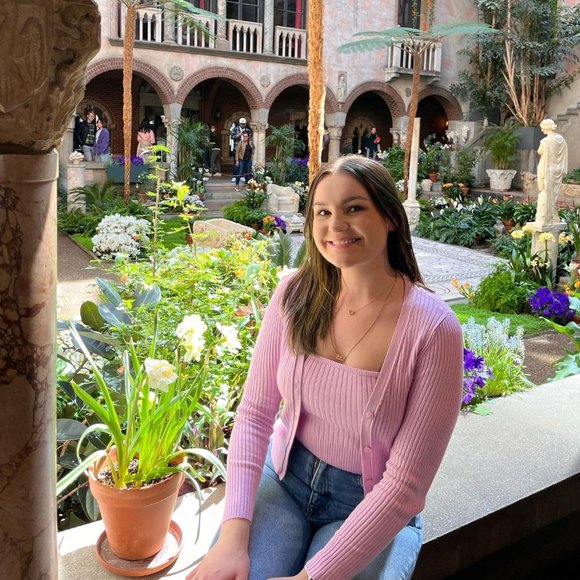 Meet your Posher, Veronica - Picture 1 of 1